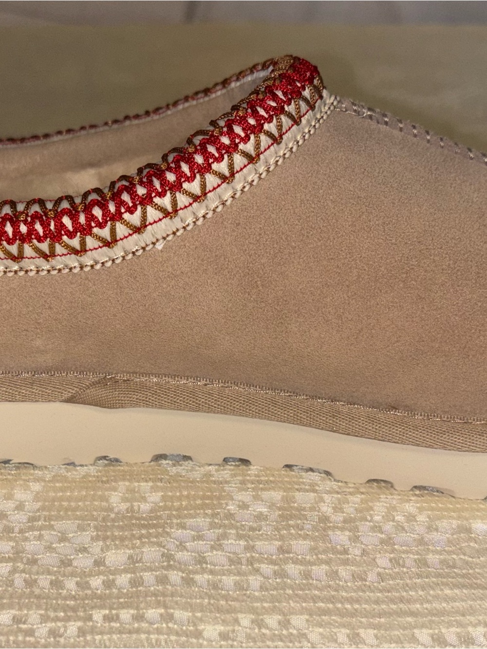UGG Women's Chestnut Suede Mule Slippers with Red Trim Size 7 BRAND NEW - Picture 7 of 14